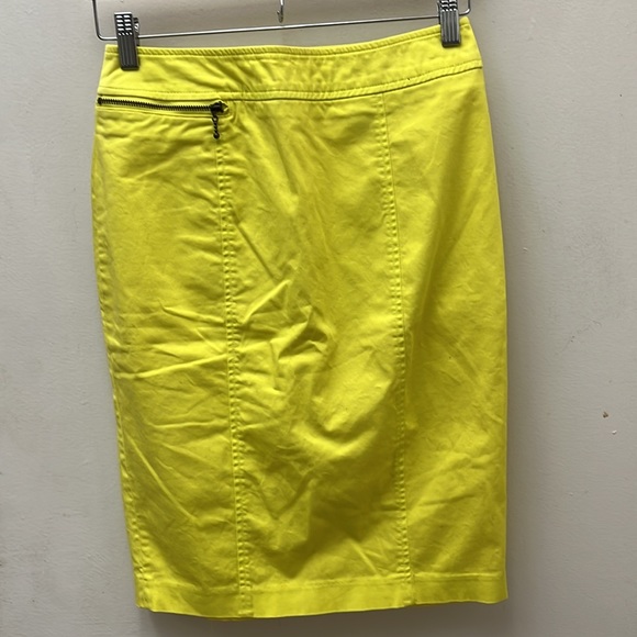 Pencil Skirt In Bright Yellow Size 4 - Picture 10 of 10
